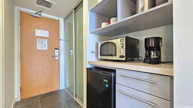 410 Atkinson Drive 859, Honolulu, HI 96814
