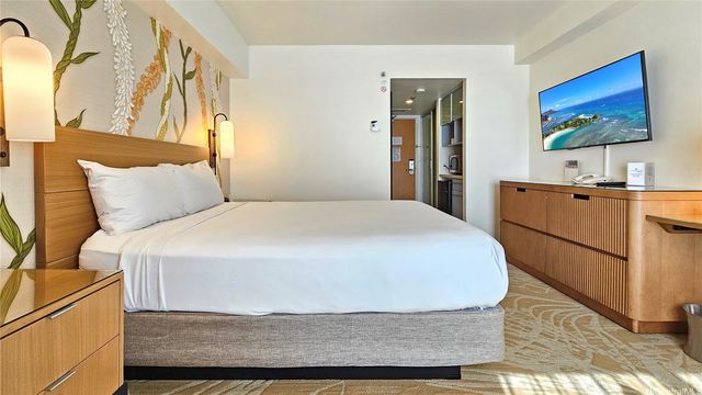 410 Atkinson Drive 859, Honolulu, HI 96814