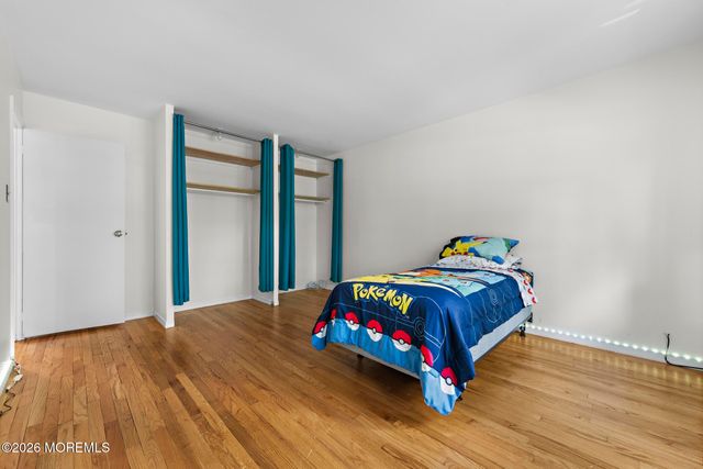 77 N Lakeshore Drive, Manahawkin, NJ 08050