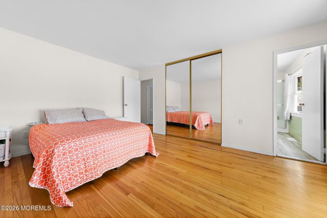 77 N Lakeshore Drive, Manahawkin, NJ 08050