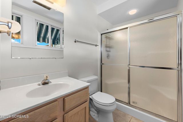 77 N Lakeshore Drive, Manahawkin, NJ 08050