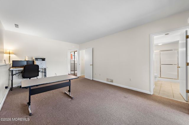 77 N Lakeshore Drive, Manahawkin, NJ 08050