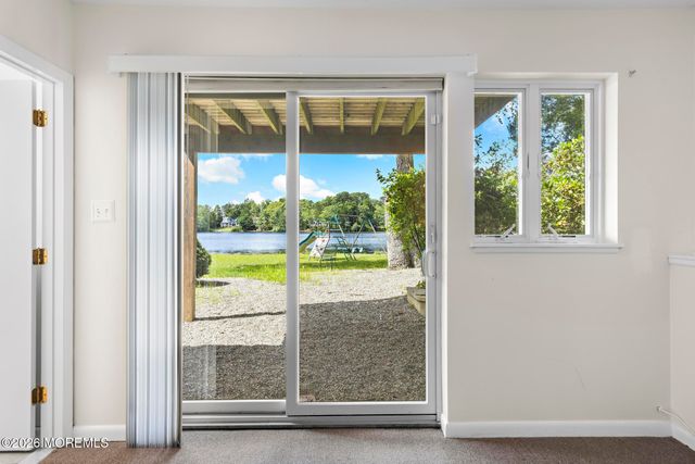 77 N Lakeshore Drive, Manahawkin, NJ 08050