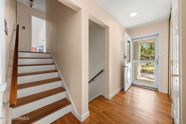 77 N Lakeshore Drive, Manahawkin, NJ 08050