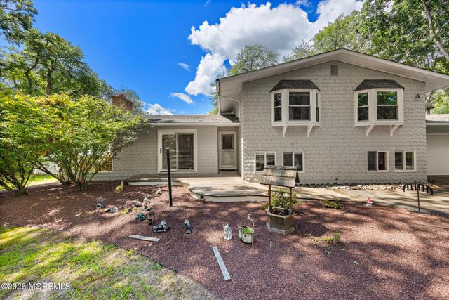 77 N Lakeshore Drive, Manahawkin, NJ 08050
