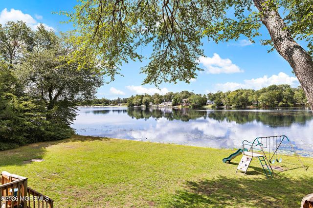 77 N Lakeshore Drive, Manahawkin, NJ 08050