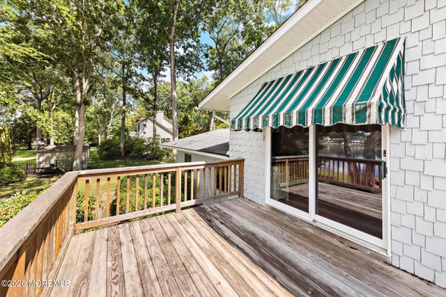 77 N Lakeshore Drive, Manahawkin, NJ 08050