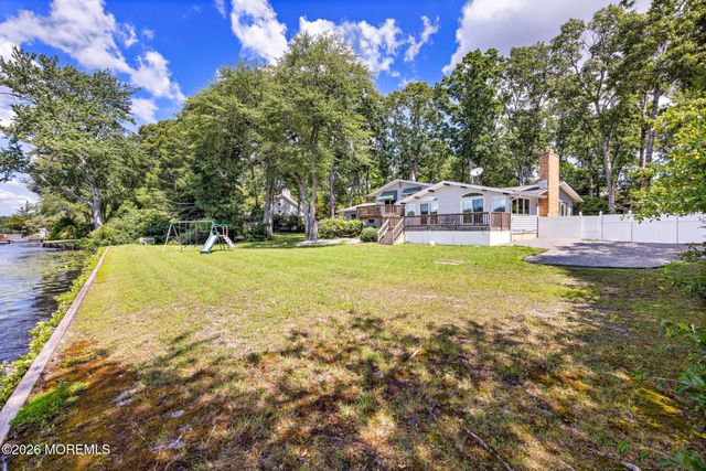 77 N Lakeshore Drive, Manahawkin, NJ 08050