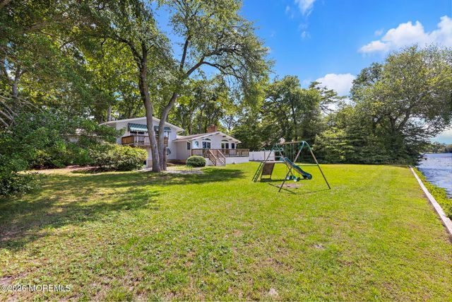 77 N Lakeshore Drive, Manahawkin, NJ 08050