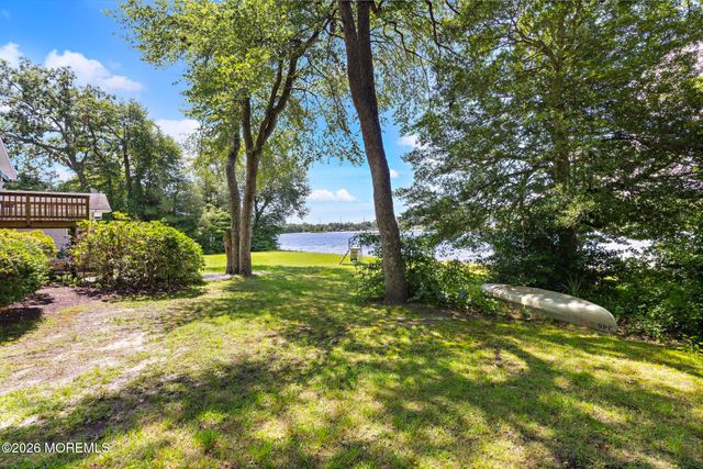 77 N Lakeshore Drive, Manahawkin, NJ 08050
