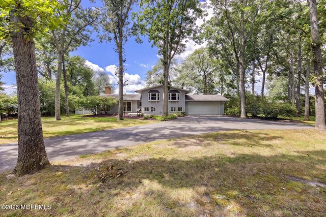 77 N Lakeshore Drive, Manahawkin, NJ 08050
