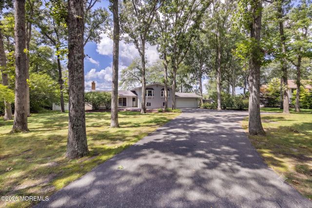 77 N Lakeshore Drive, Manahawkin, NJ 08050