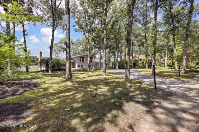 77 N Lakeshore Drive, Manahawkin, NJ 08050