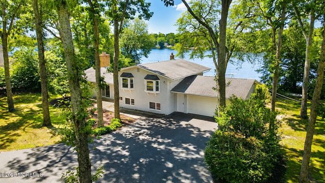 77 N Lakeshore Drive, Manahawkin, NJ 08050