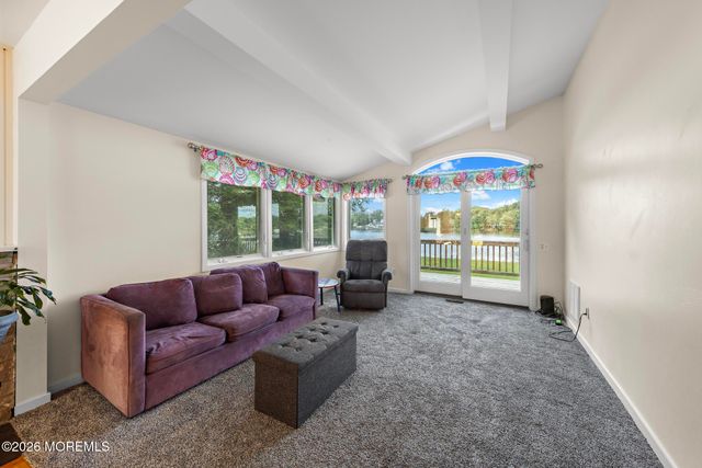 77 N Lakeshore Drive, Manahawkin, NJ 08050