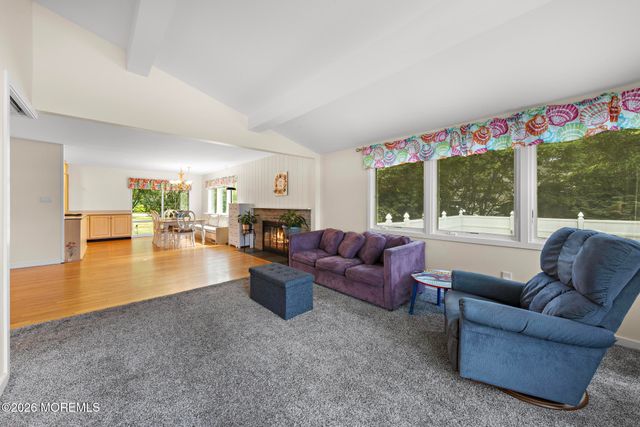 77 N Lakeshore Drive, Manahawkin, NJ 08050