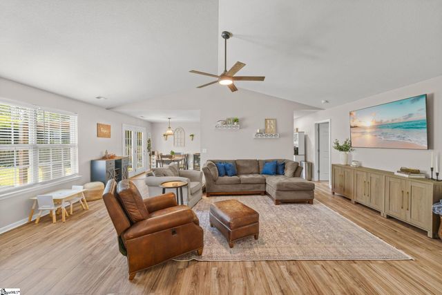 4 Richmond Drive, Greenville, SC 29617