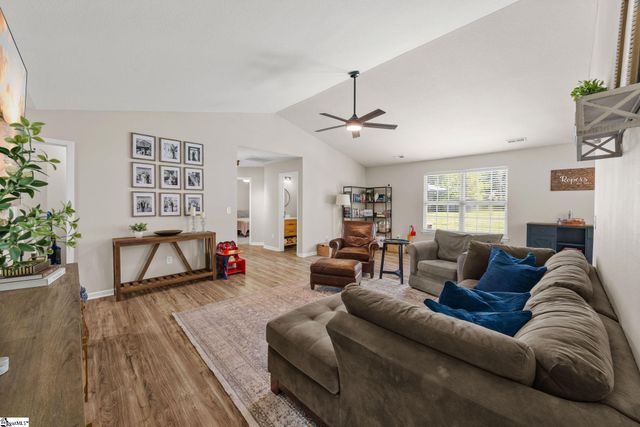 4 Richmond Drive, Greenville, SC 29617