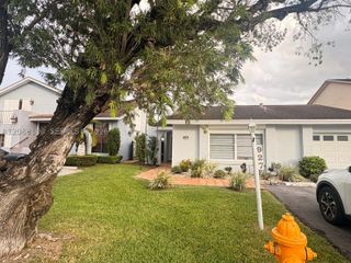 927 NW 106th Ave Cir 927, Miami, FL 33172