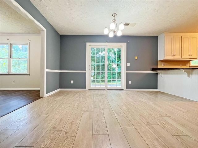 3060 Oak Meadow Drive, Snellville, GA 30078