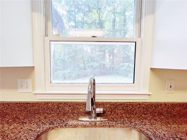 3060 Oak Meadow Drive, Snellville, GA 30078