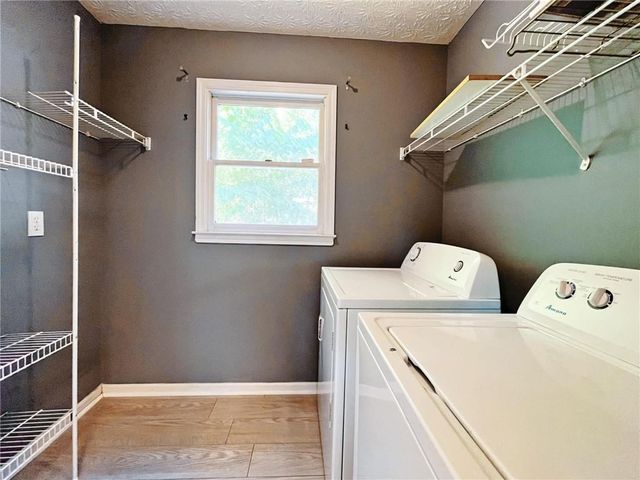 3060 Oak Meadow Drive, Snellville, GA 30078