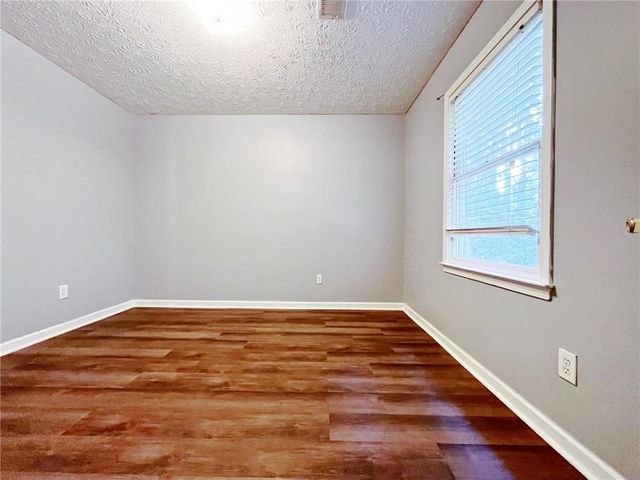3060 Oak Meadow Drive, Snellville, GA 30078