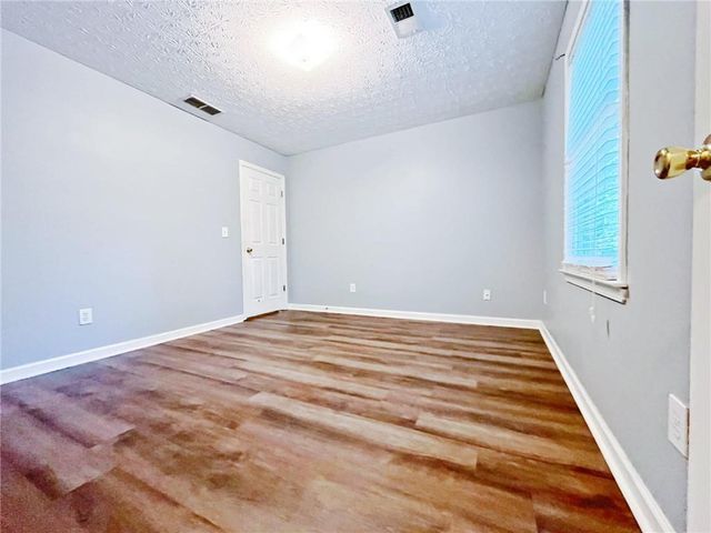 3060 Oak Meadow Drive, Snellville, GA 30078