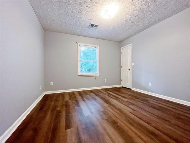 3060 Oak Meadow Drive, Snellville, GA 30078