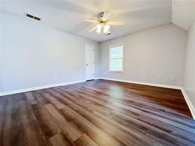 3060 Oak Meadow Drive, Snellville, GA 30078