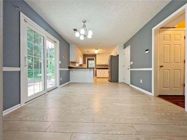 3060 Oak Meadow Drive, Snellville, GA 30078