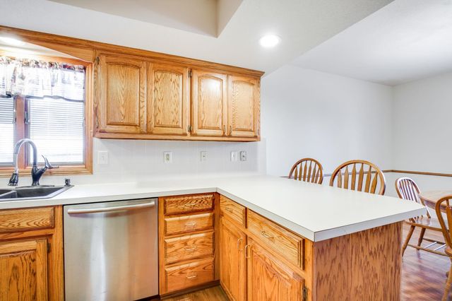 118 Chapel Dr, Andover, KS 67002