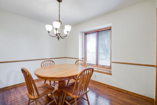 118 Chapel Dr, Andover, KS 67002