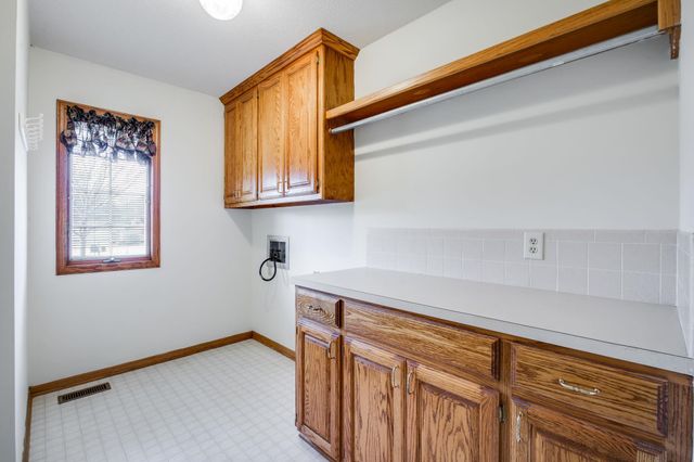 118 Chapel Dr, Andover, KS 67002