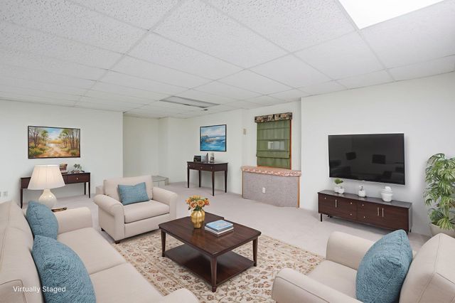 118 Chapel Dr, Andover, KS 67002