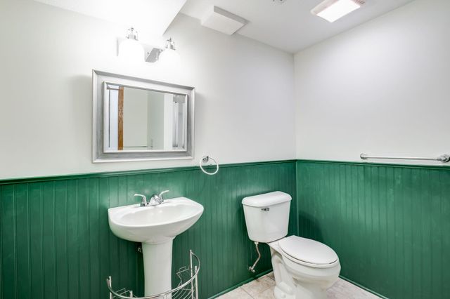 118 Chapel Dr, Andover, KS 67002