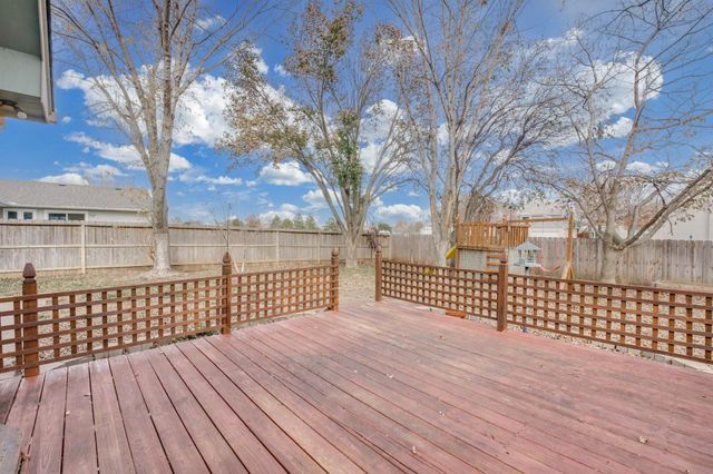 118 Chapel Dr, Andover, KS 67002