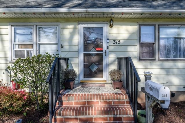 315 S 19Th Ave, Manville Boro, NJ 08835