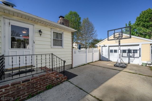 315 S 19Th Ave, Manville Boro, NJ 08835