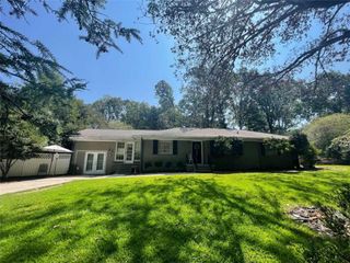 453 Oakland Drive, Gainesville, GA 30501