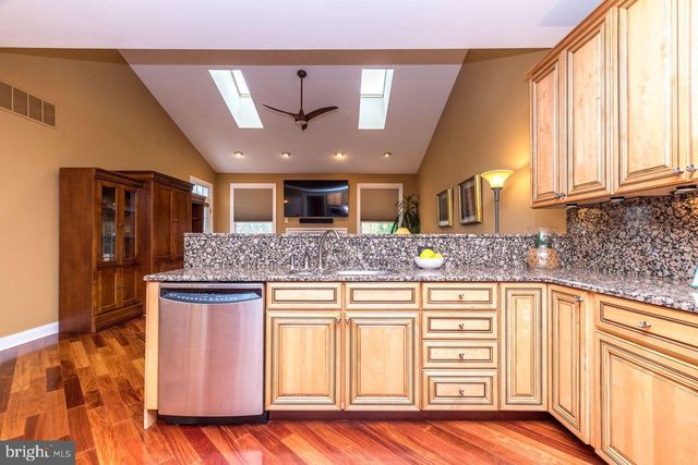 23 BRIANNA RD, Holland, PA 18966