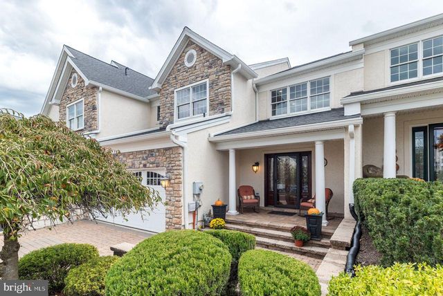 23 BRIANNA RD, Holland, PA 18966