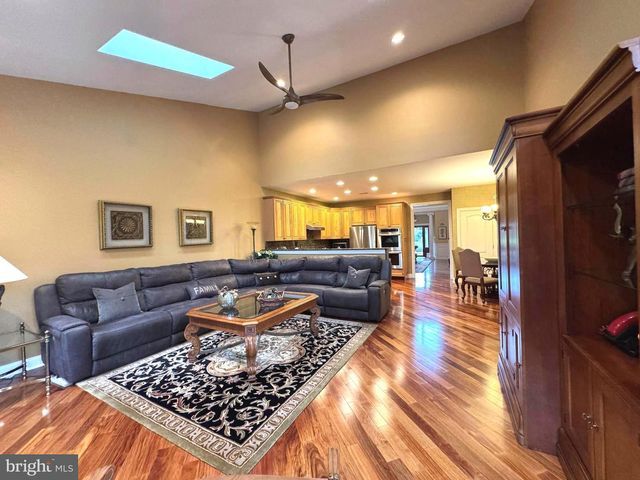 23 BRIANNA RD, Holland, PA 18966