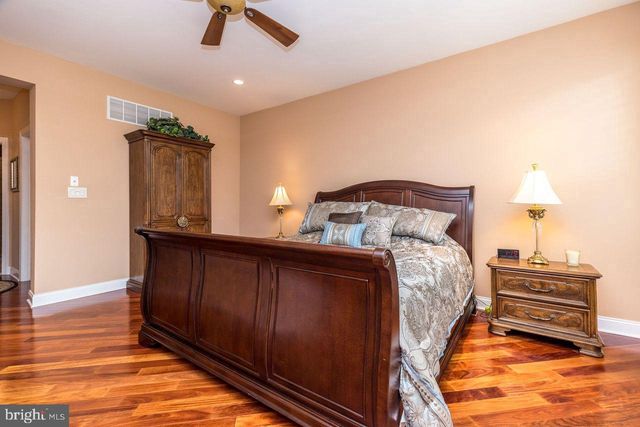 23 BRIANNA RD, Holland, PA 18966