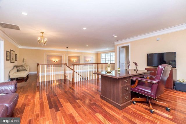 23 BRIANNA RD, Holland, PA 18966