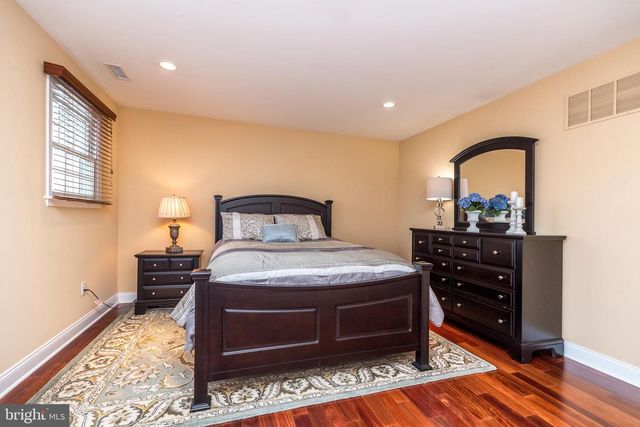 23 BRIANNA RD, Holland, PA 18966