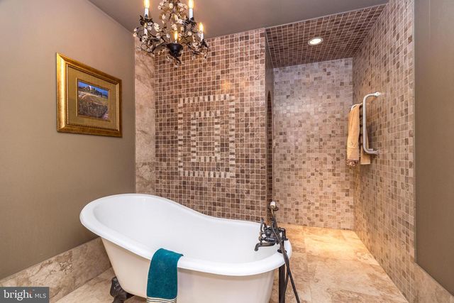 23 BRIANNA RD, Holland, PA 18966