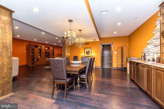 23 BRIANNA RD, Holland, PA 18966