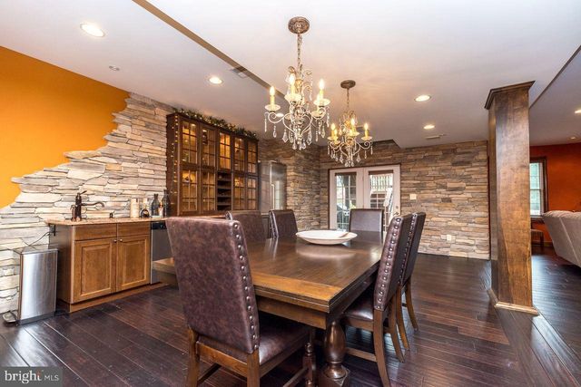 23 BRIANNA RD, Holland, PA 18966