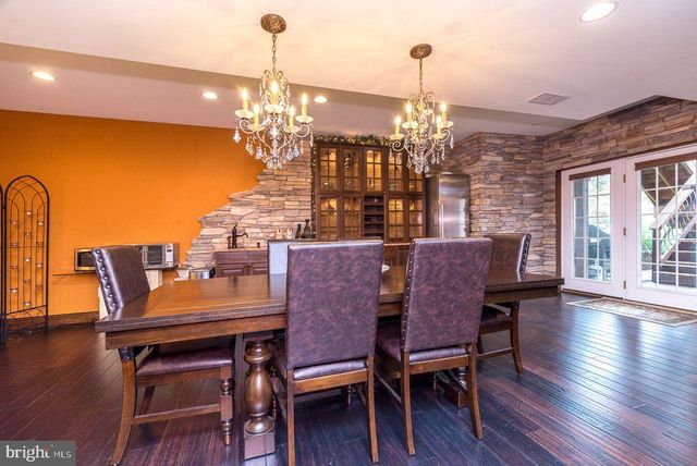 23 BRIANNA RD, Holland, PA 18966